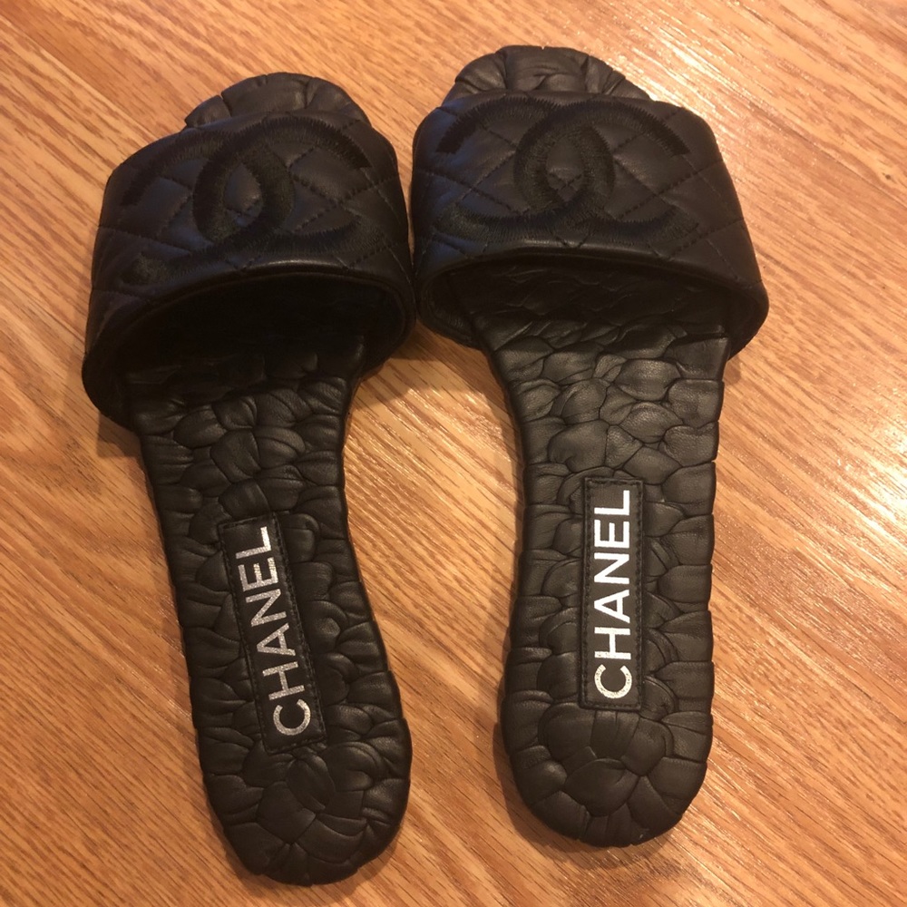Chanel slides
